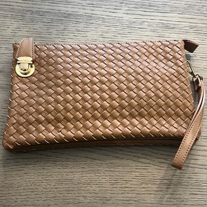 Woven crossbody clutch
